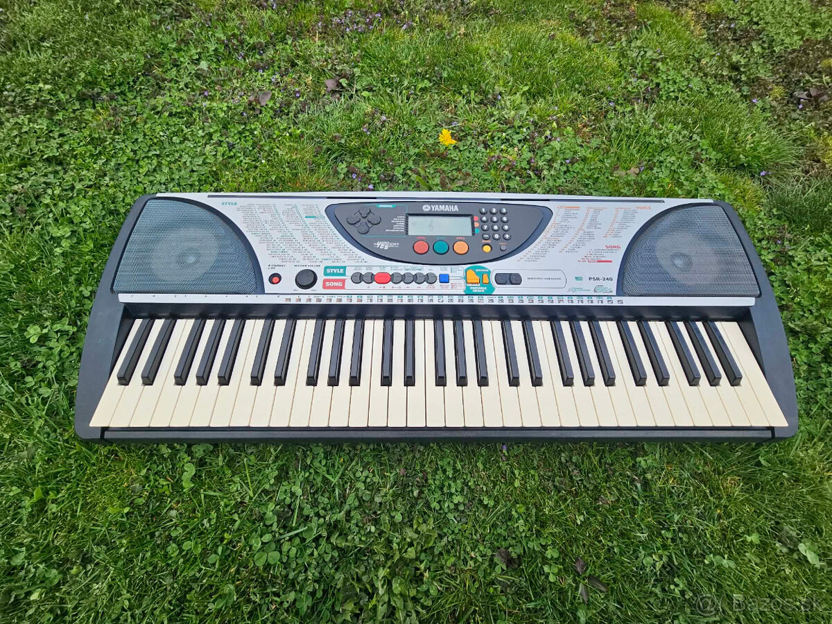 Klavír Yamaha PSR-240 - 5