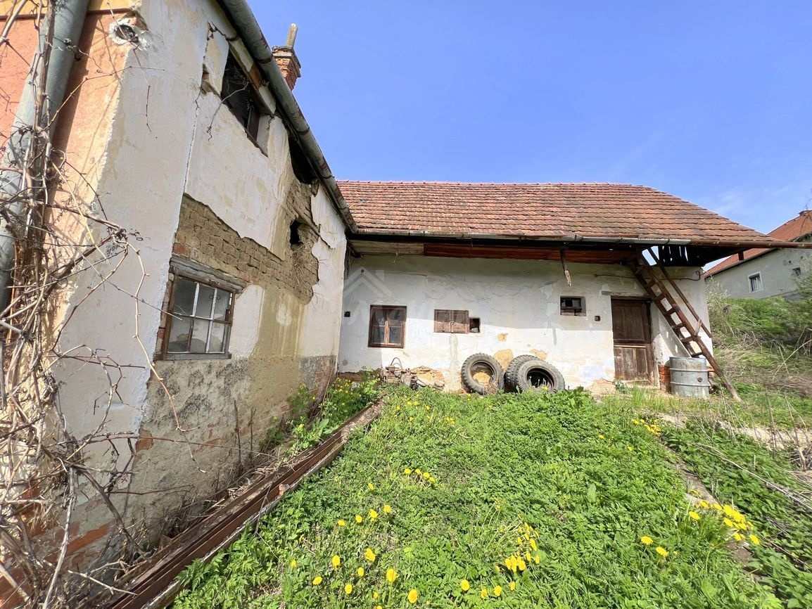 PREDAJ dom s pozemkom 749 m² v obci Malé HOSTE - 5