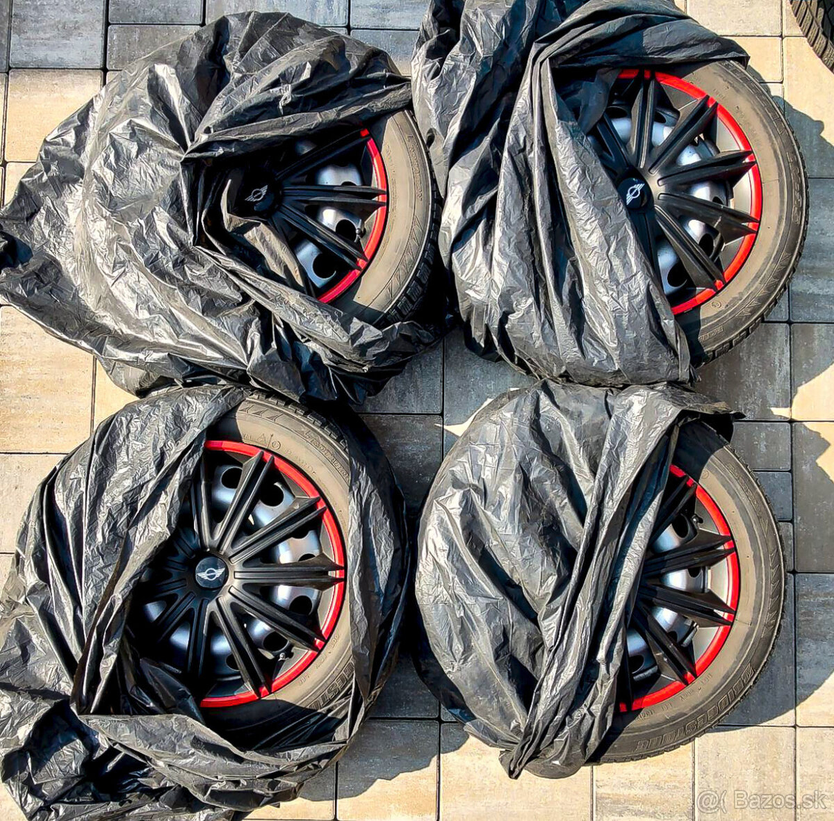 Sada 16" plechových diskov (s puklicami a pneu) - 5