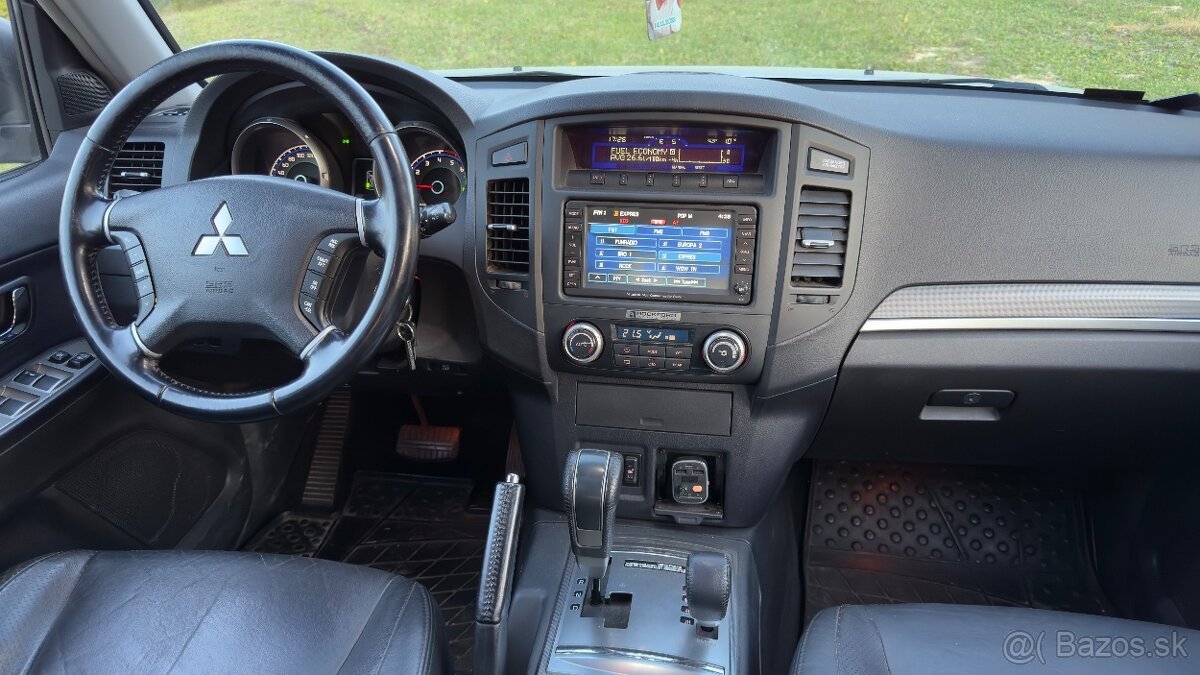 Mitsubishi Pajero - 5