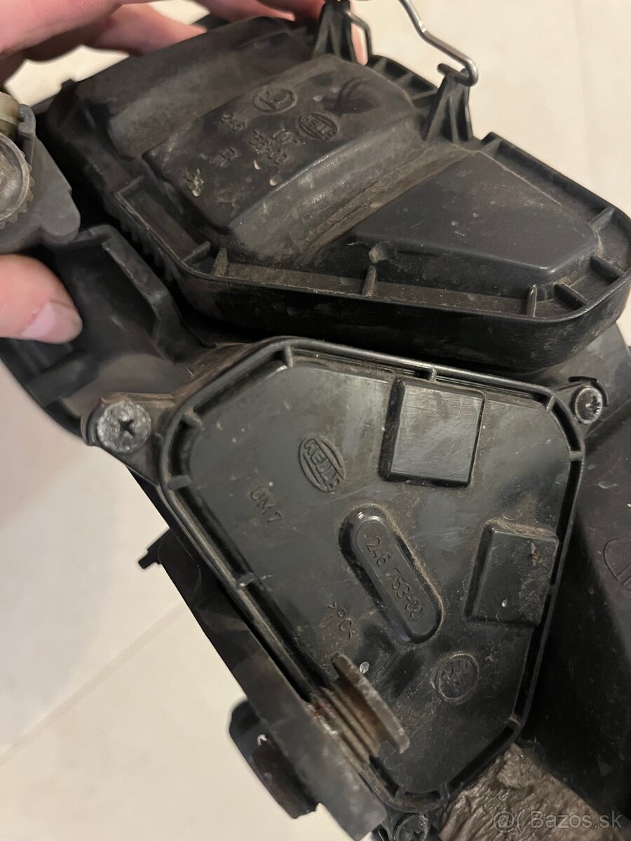 Prave predne svetlo Skoda SUPERB 2006 - 5