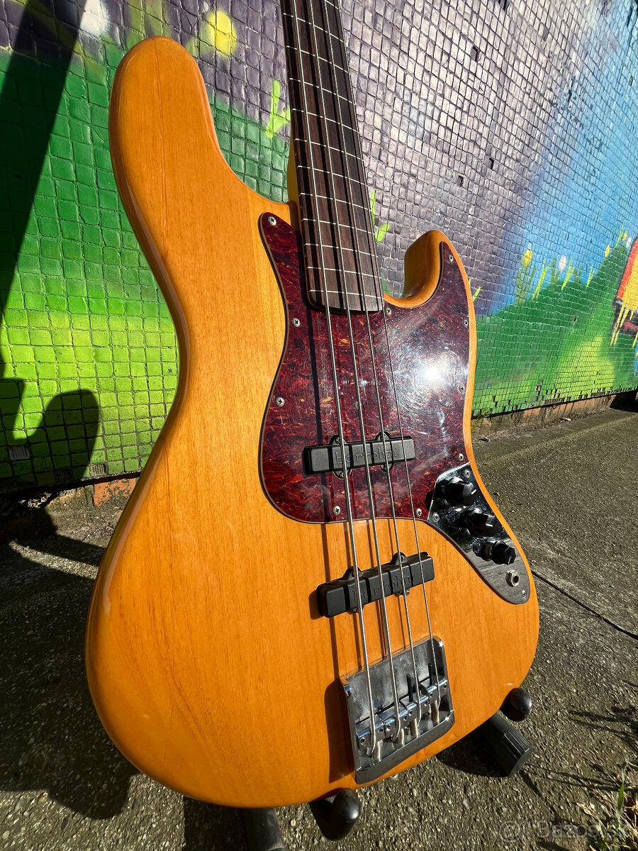 Predám Fenix fretless 4 string natural - Bartolini - 5