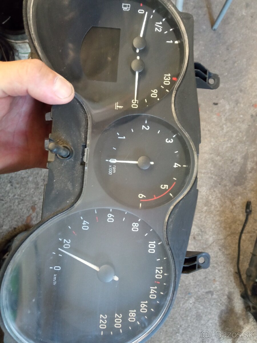 Rozpredám Seat Altea XL TDI - 5