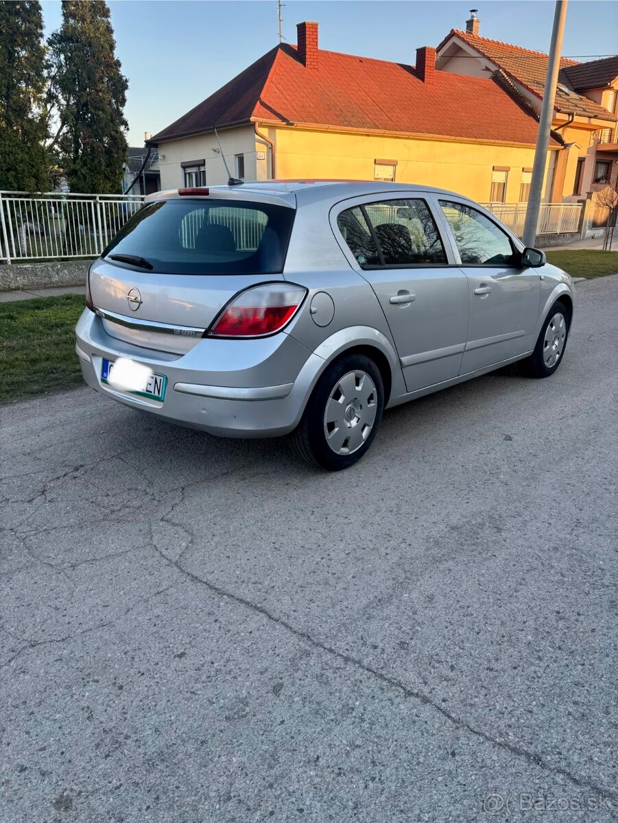 Predám Opel Astra H 1.9cdti 74kw - 5