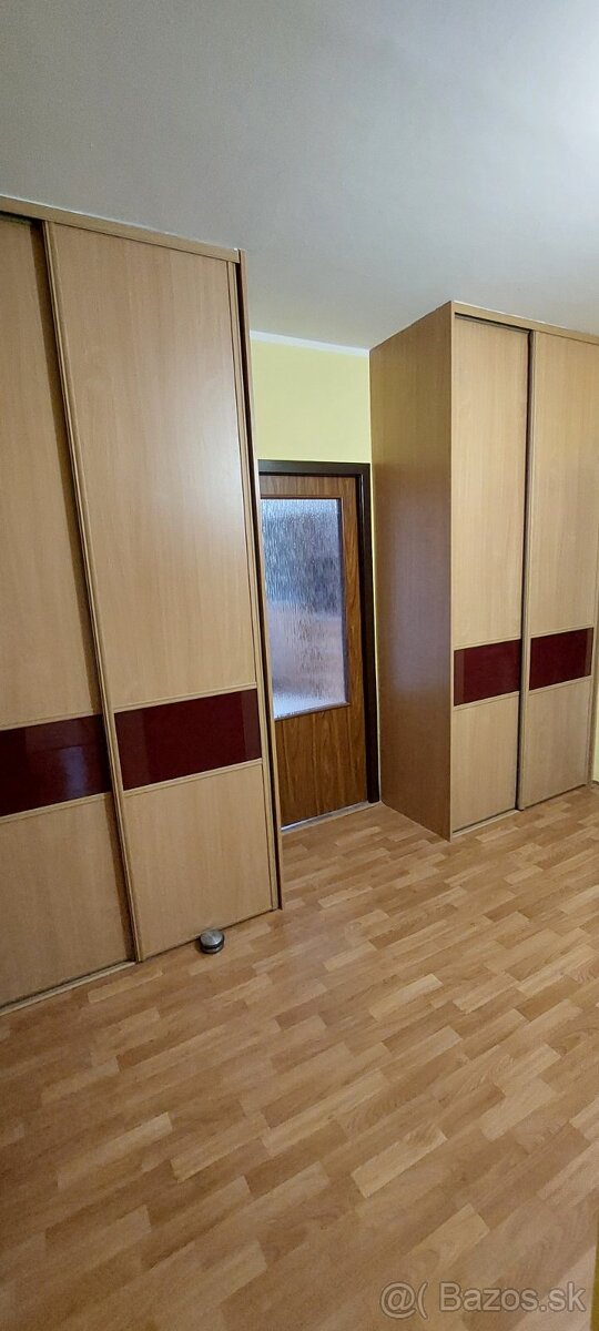 Predáme 4-izbový byt vo Vrakuni - 5
