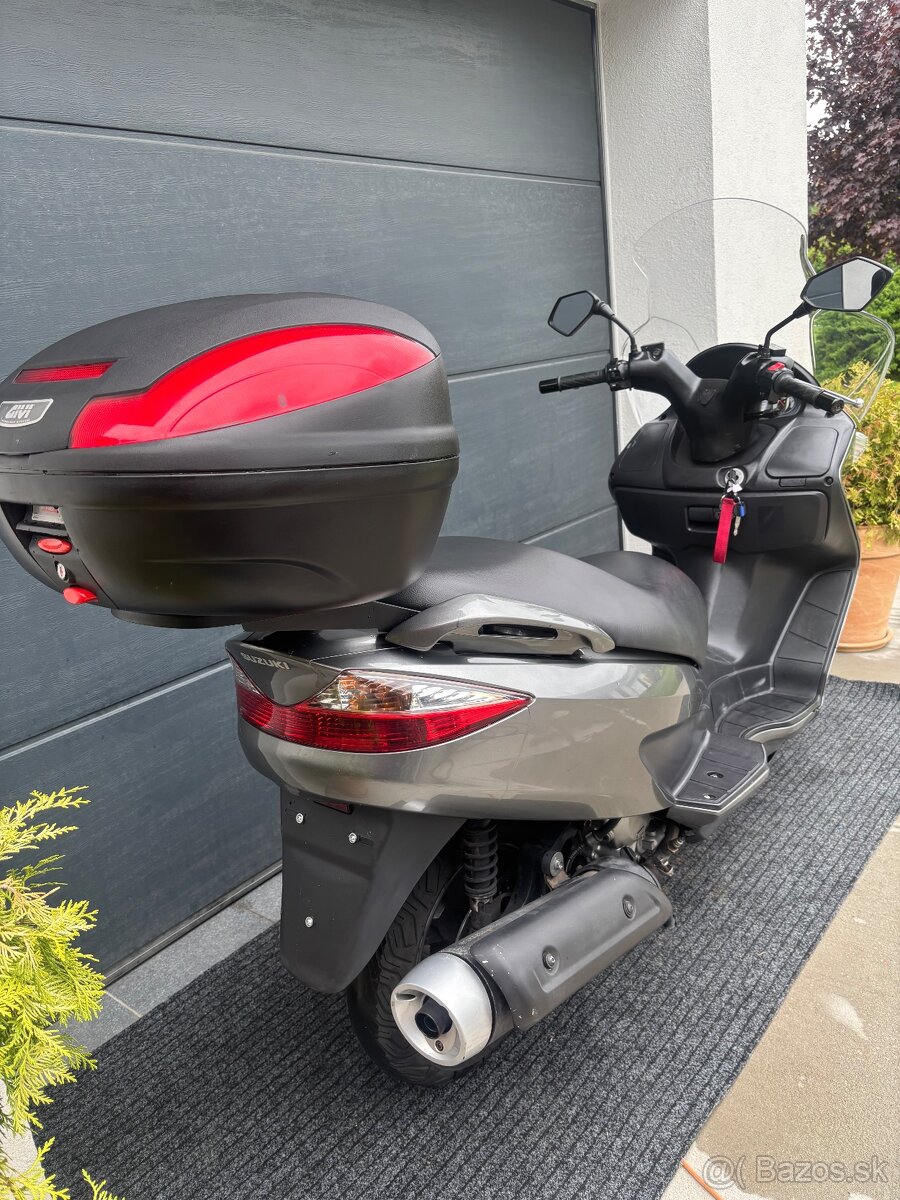 Suzuki Burgman 200i - 5