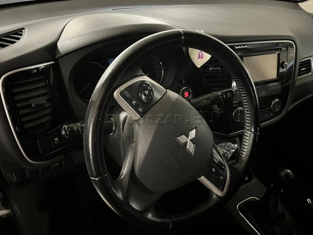 Mitsubishi Outlander 2.2 DI-D 4x4, 7-miestny - 5