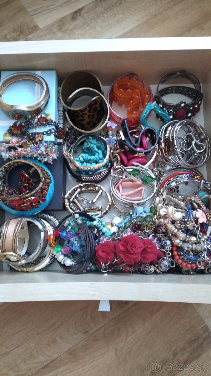 Predám utierky,uteráky,obrusy,dečky,vreckovky,šperky,traky - 5