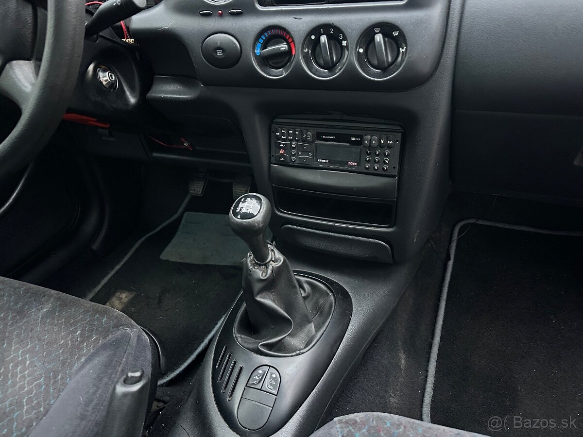 Predám Ford Escort 1.6 16V - 5
