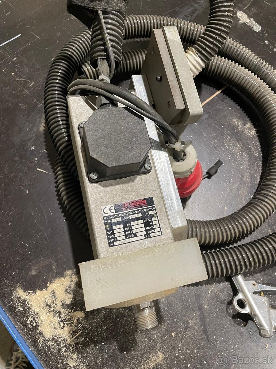 Predam robot KUKA KR 210 - 5