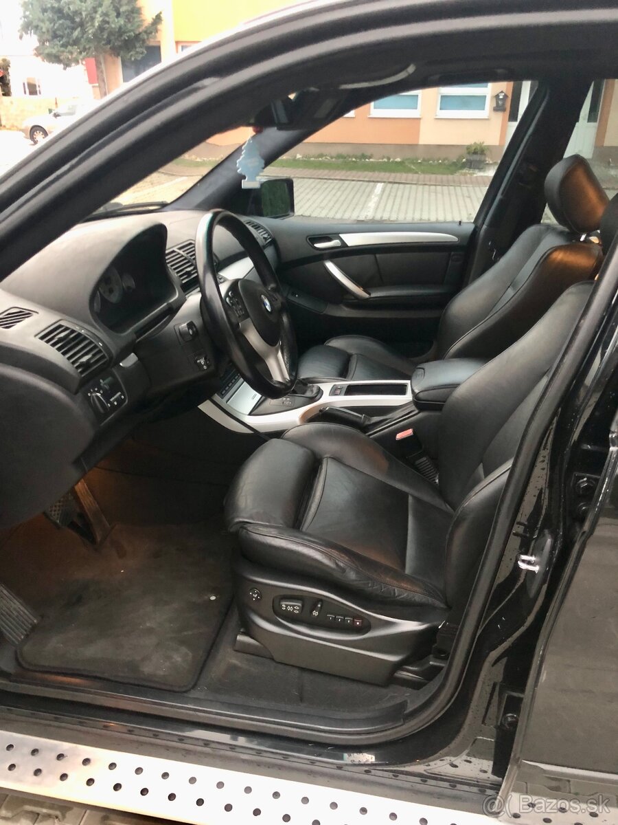BMW X5 4.6 iS - 5