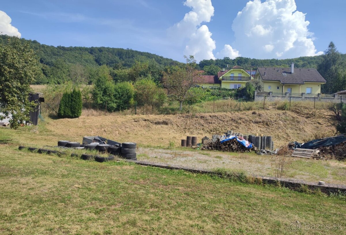 Na predaj stavebný pozemok Podzámčok - 5