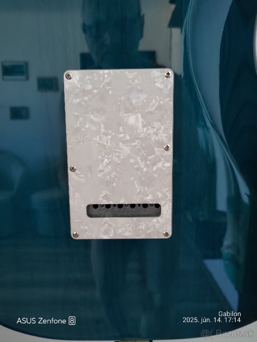 FENDER STRATOCASTER JAPAN - 5