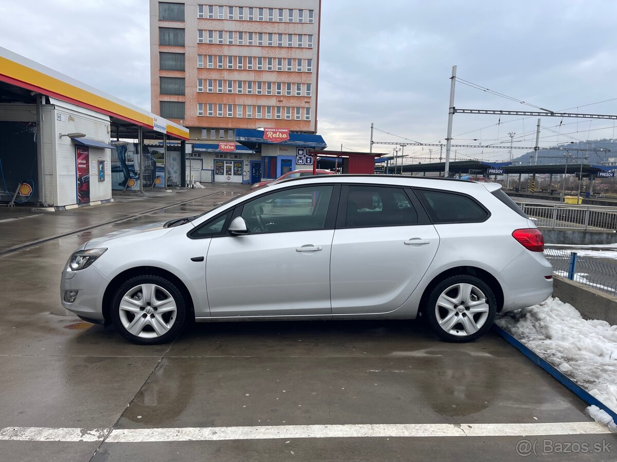 Opel Astra J 1.7Cdti r.v.2011 - 5