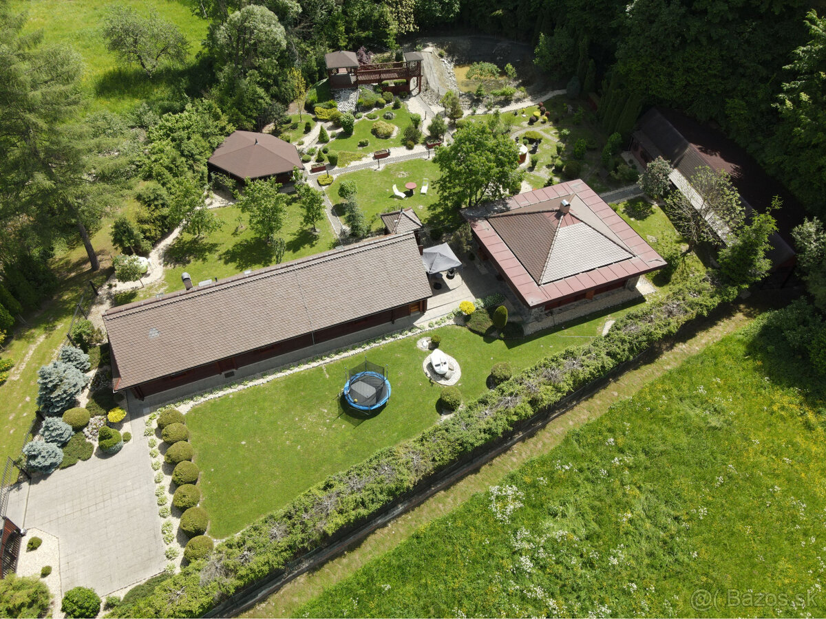 NOVINKA Na predaj areál na podnikanie, pozemok 2500 m2, d - 5