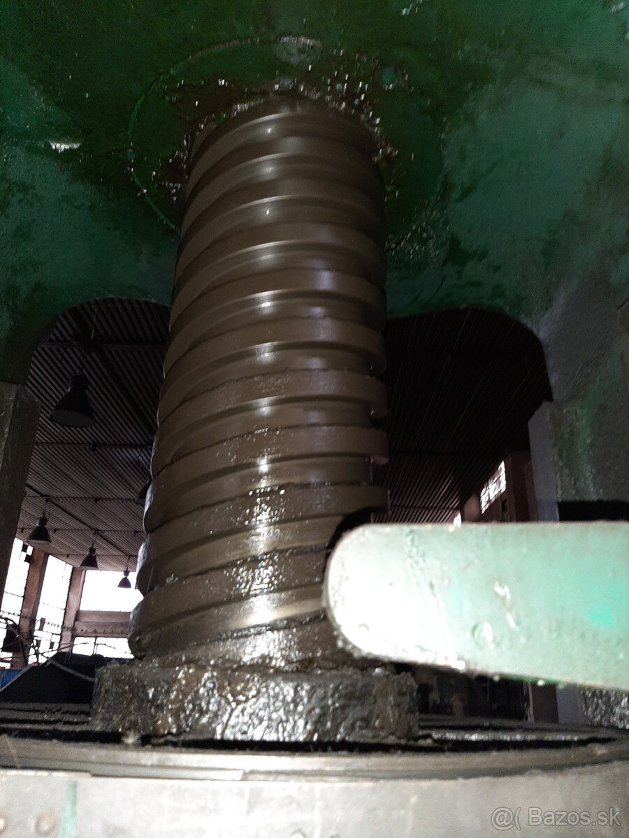 lis vretenovy, typ LF 450 - 850 - 5