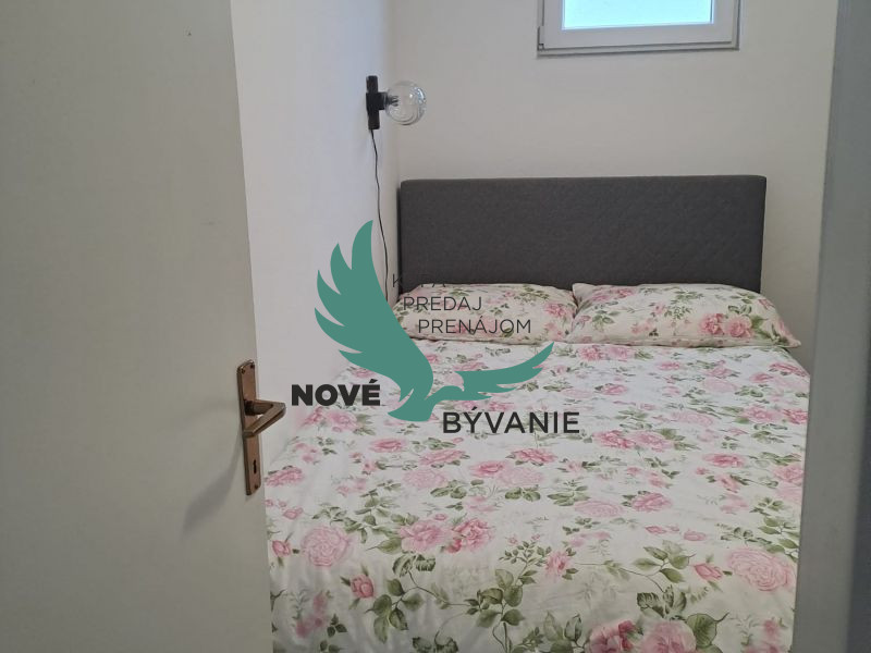 Chorvátsko - Domček v radovej zástavbe s pred záhradkou - 5