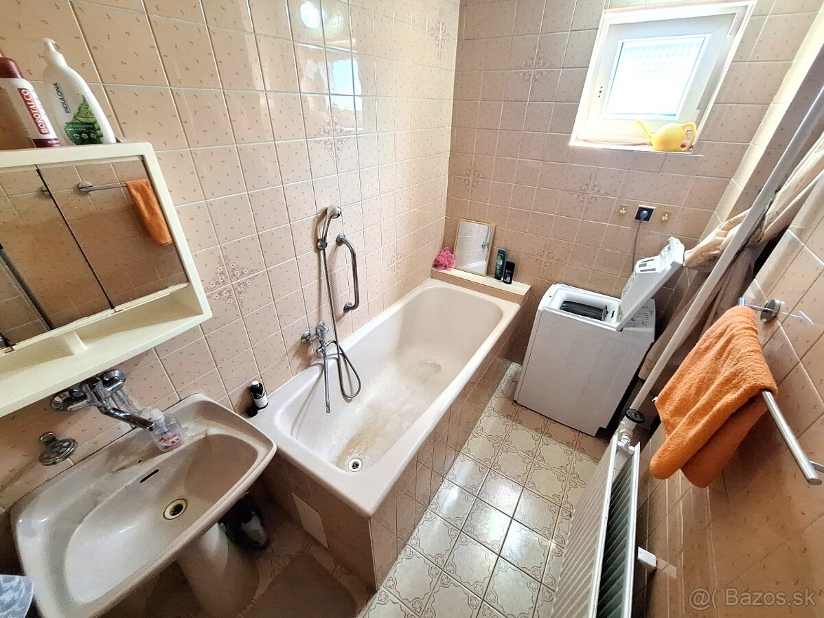 DOM s garážou - Čaňa - 2 bytové jednotky, 6 izb, poz. 500m2 - 5