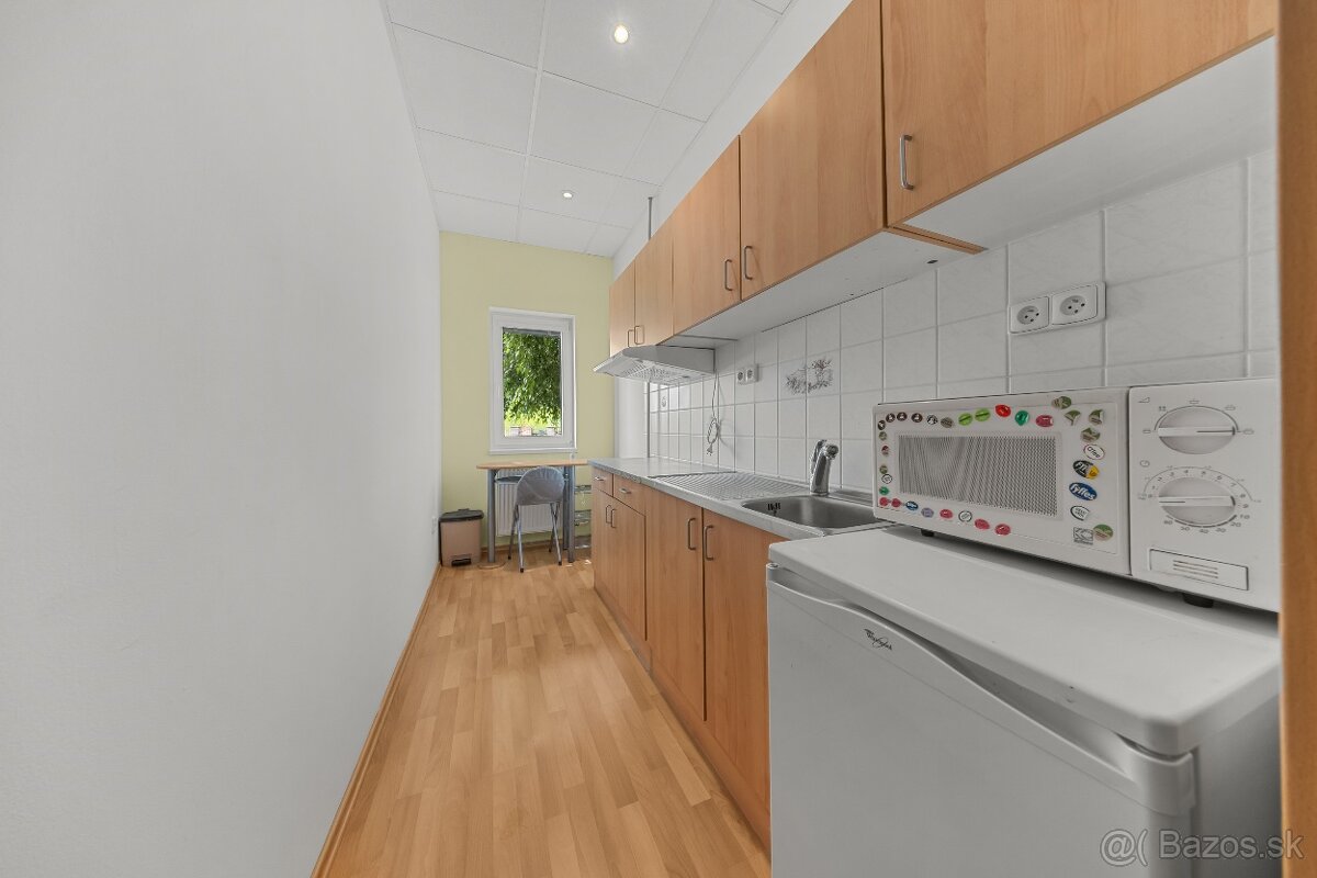 REZERVOVANÉ - RD (OBJEKT) V ATRAKTÍVNEJ LOKALITE SO SKLADOM - 5