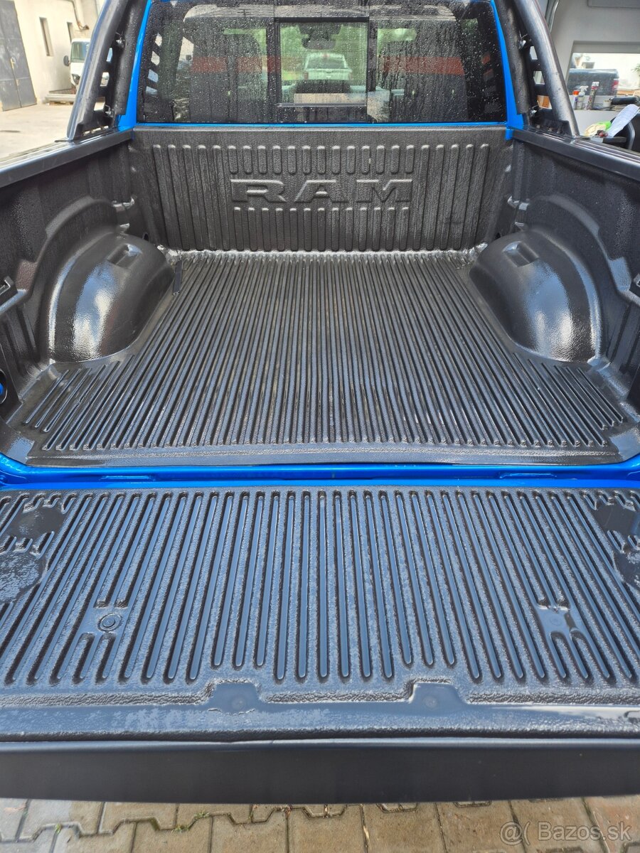 DODGE RAM 1500 5,7 HEMI BUILT TO SERVE 2023
