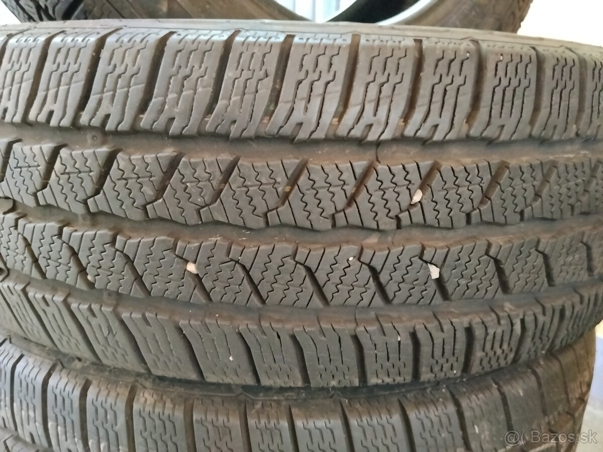 Zimne Continental 215/60 R17C dodavkové zatazove, 2ks - 5