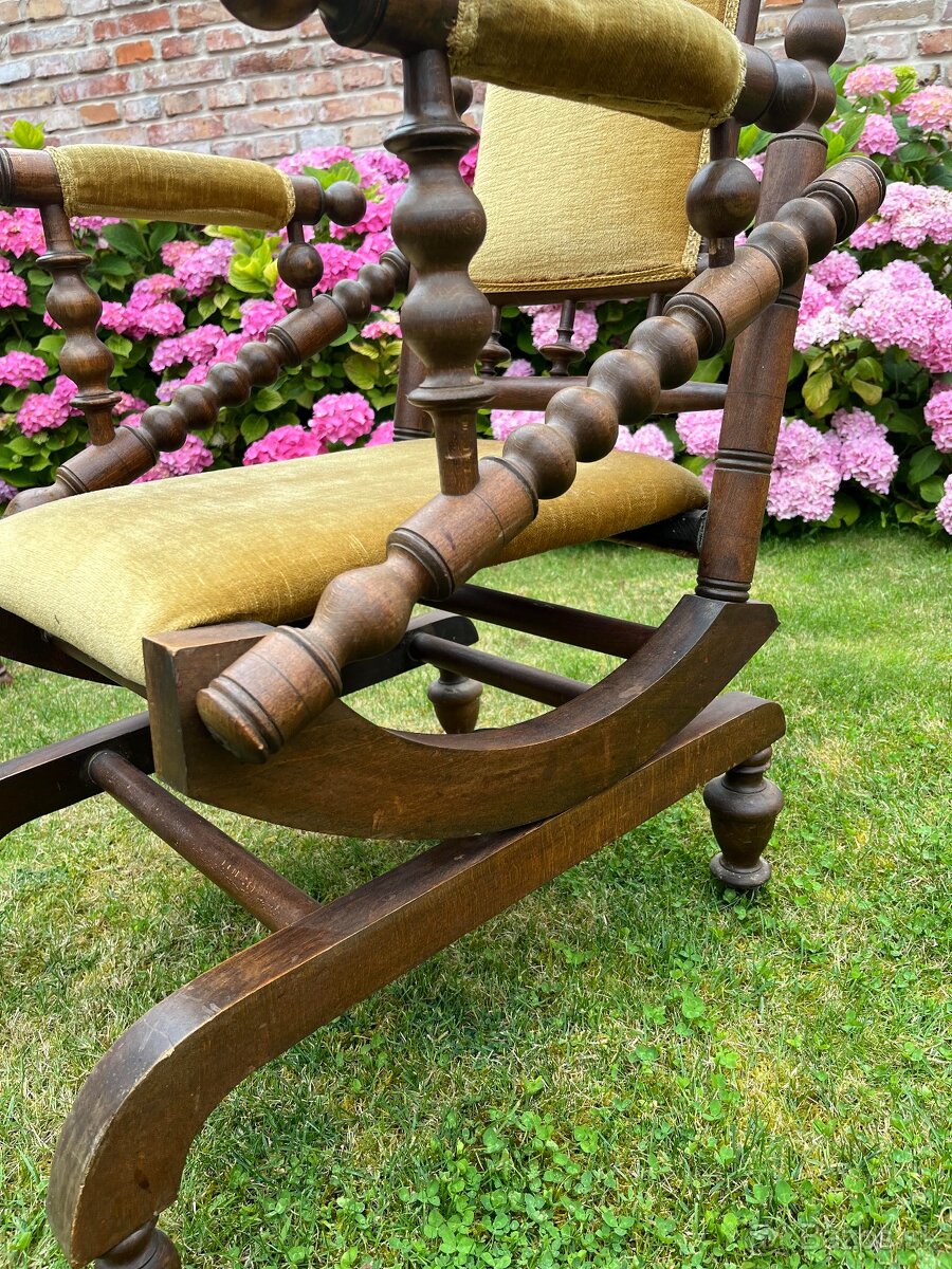 Staré hojdacie kreslo - 5