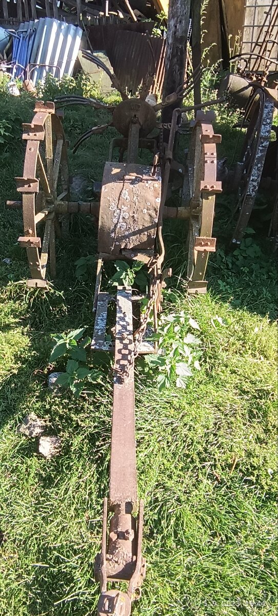 Ponúkam traktor s príslušenstvom - 5