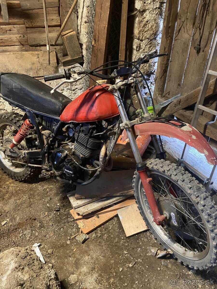 Suzuki dr500