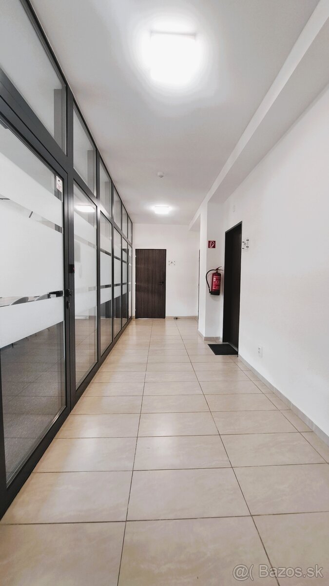 Reprezentatívny kancelársky priestor 40,06 m2 s parkovaním - 5