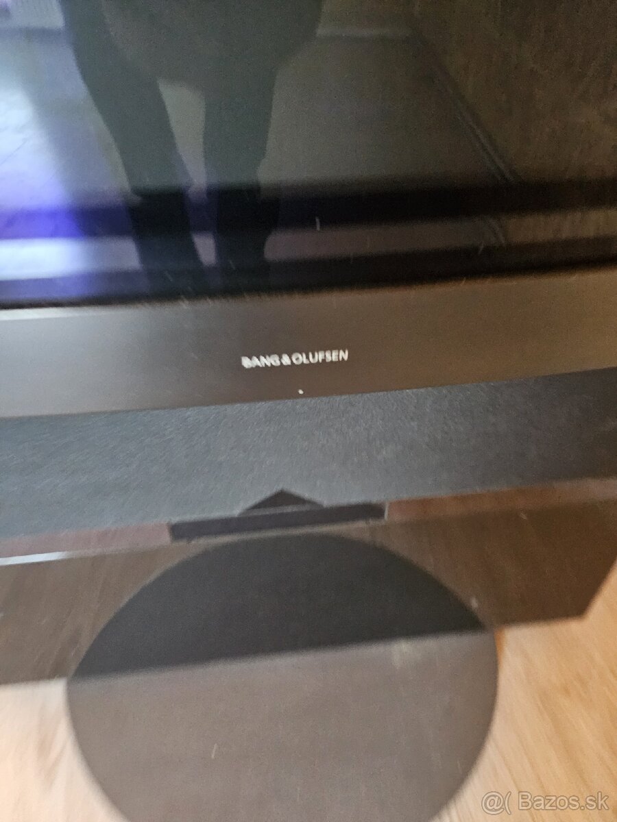 Bang & Olufsen Beovision Avant TV - 5