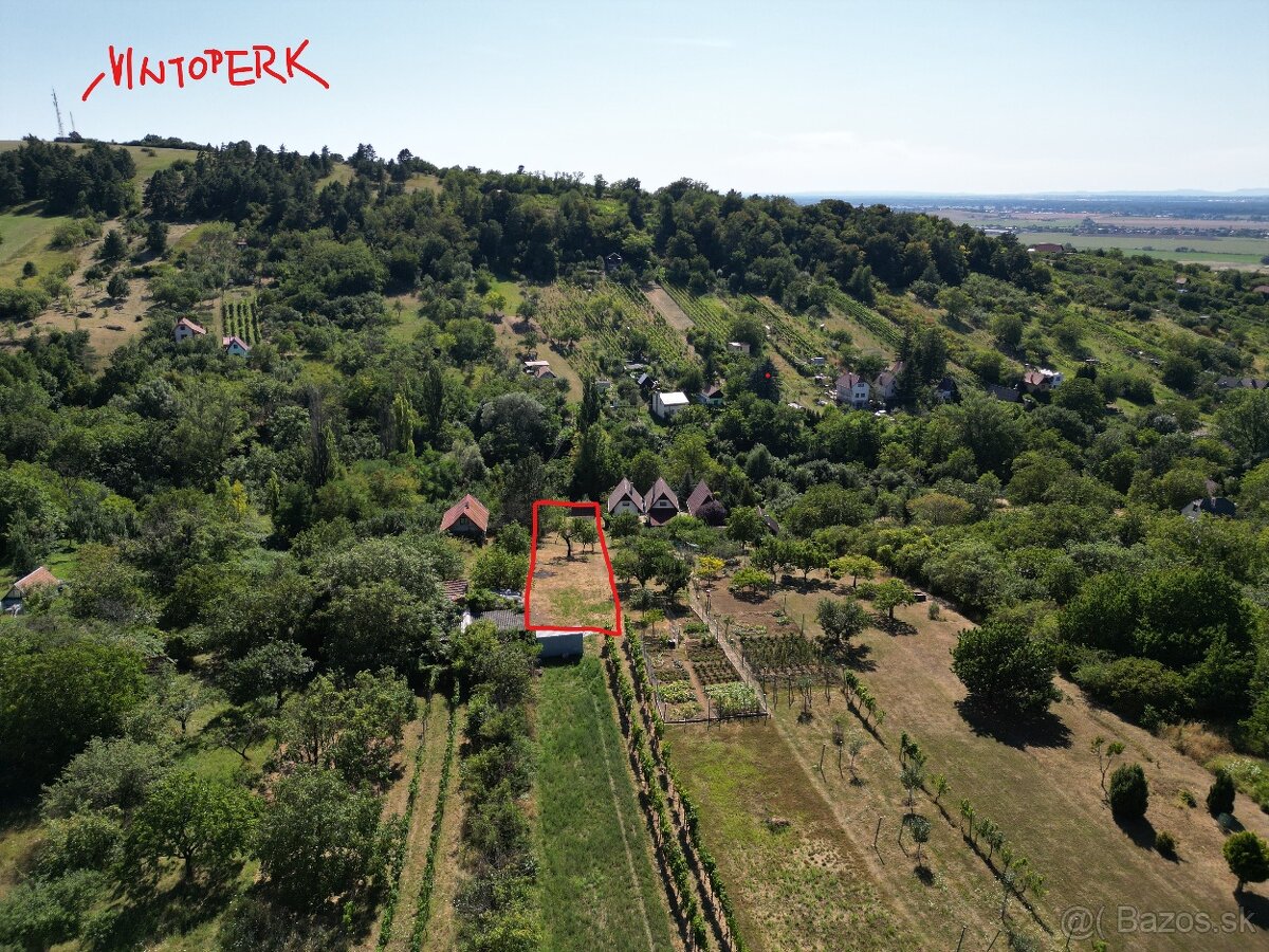 zľava na pozemok s plechovým záhradným domčekom Staré Hory - 5