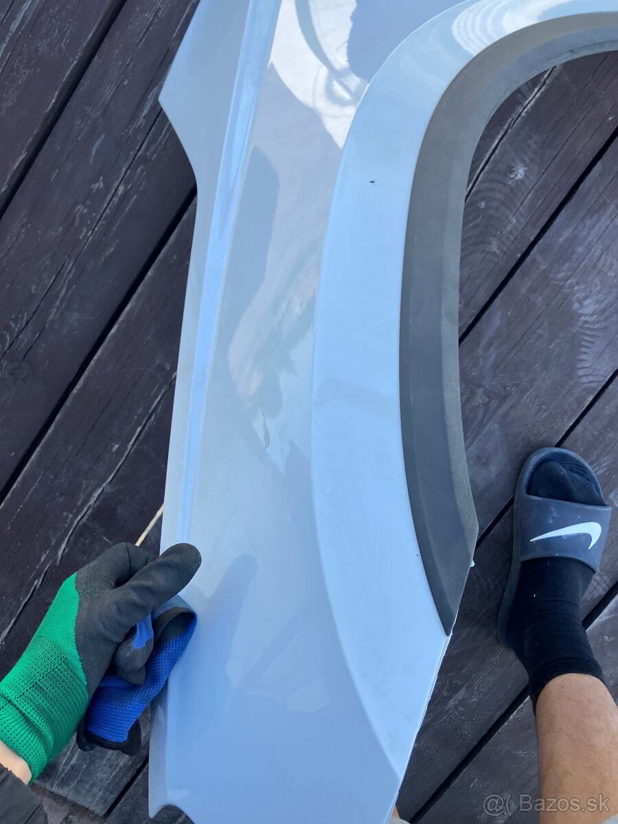 predni levy bily blatnik SKODA Karoq - 5