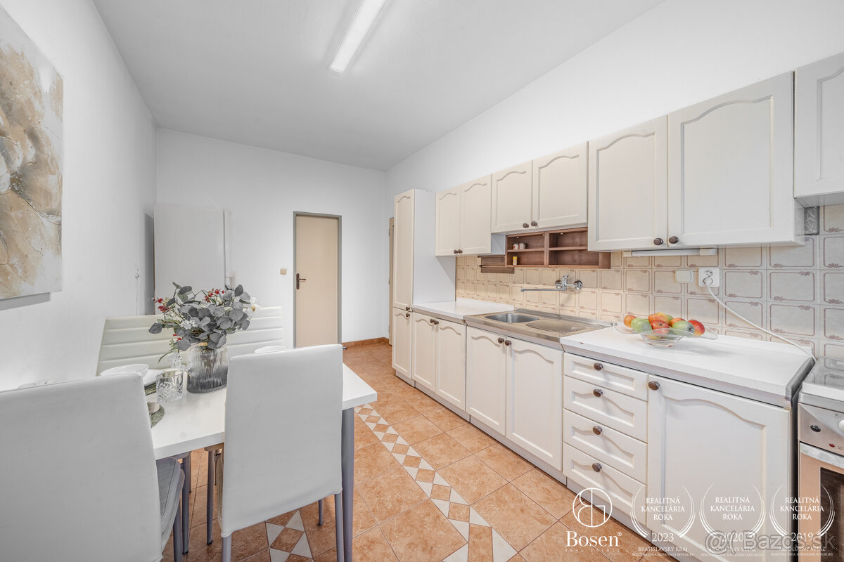 BOSEN |6 izbový RD s veľkou záhradou, s pivnicou a garážou v - 5