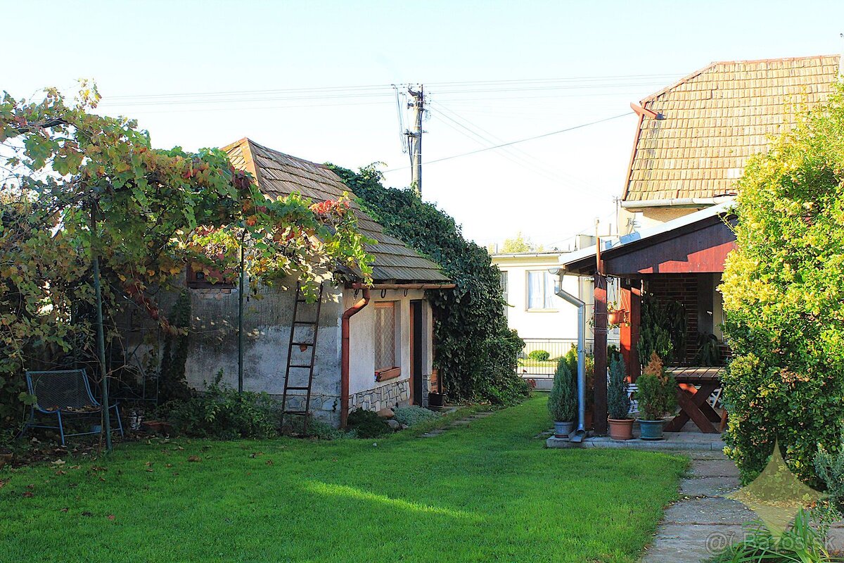 REZERVOVANÉ - Čiastočne zrekonštruovaný rodinný dom s letnou - 5