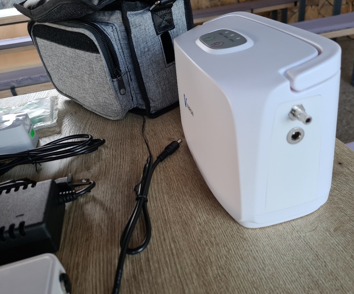 Predám prenosný kyslíkový pristroj s batériou - 5