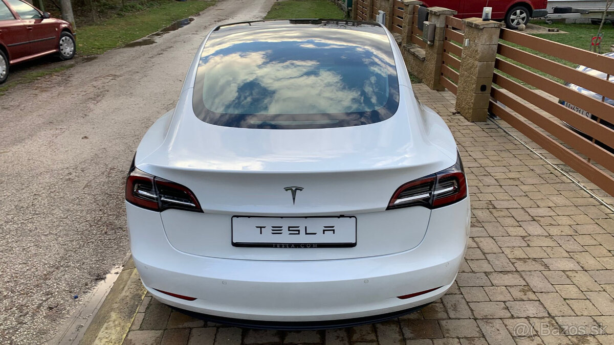 Tesla Model 3 SR+ 225kW 93tis km 09/2019 - 5