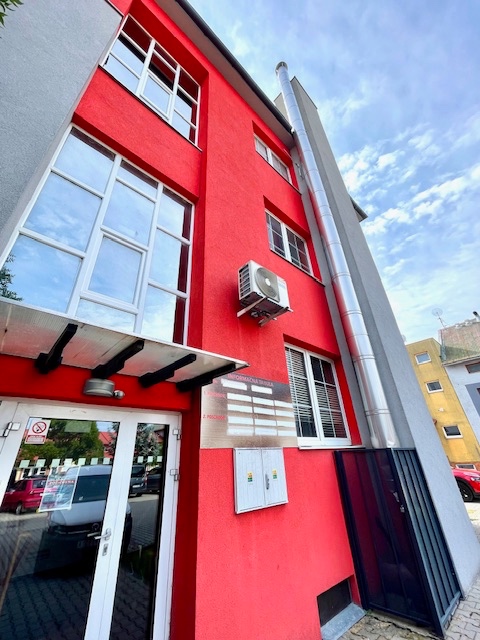 Na prenájom 110 m2 obchodný priestor na prízemí - 5