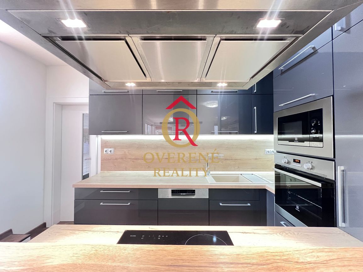 Na prenájom exkluzívny 4-izbový strešný byt s terasou 100 m² - 5