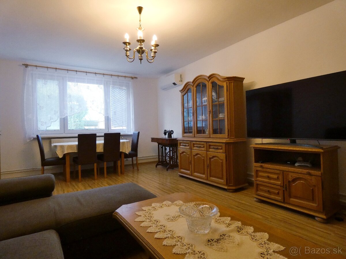 Rodinný dom vo Voderadoch - 5