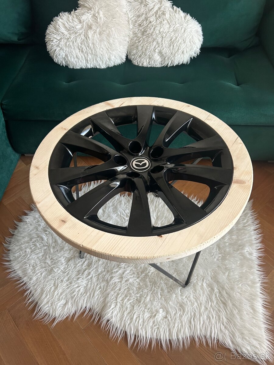 Predám ručne robeny dreveny stôl s diskom - 5