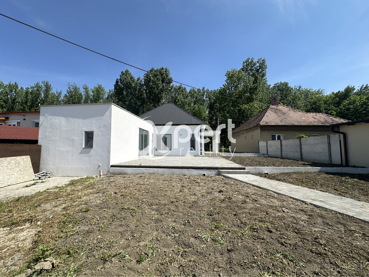 Rodinný dom v tichej obci Tomášikovo je na predaj - 5