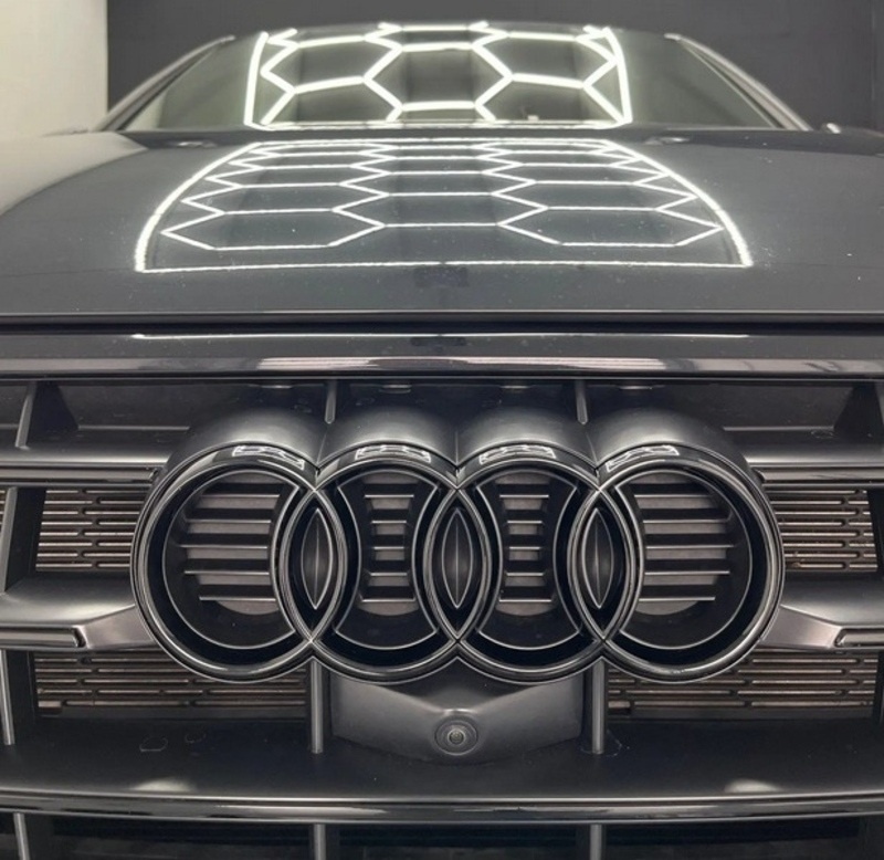 AUDI Čierne lesklé znaky - 5