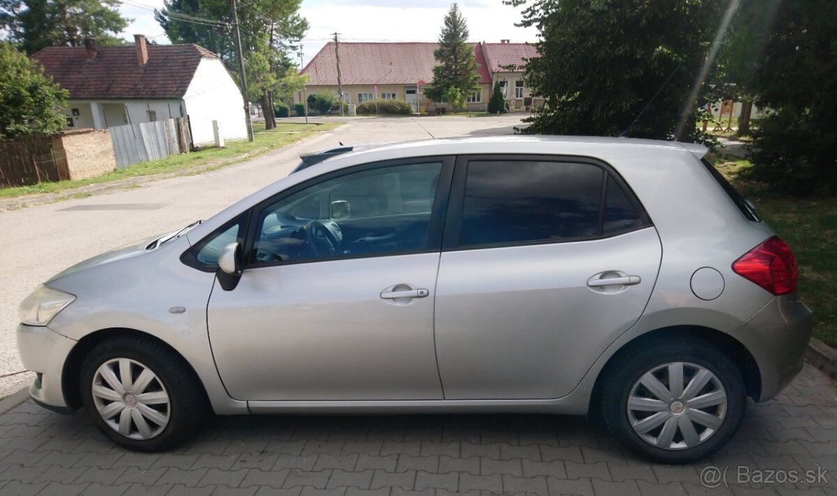 Toyota Auris 1,6 benzín - 5