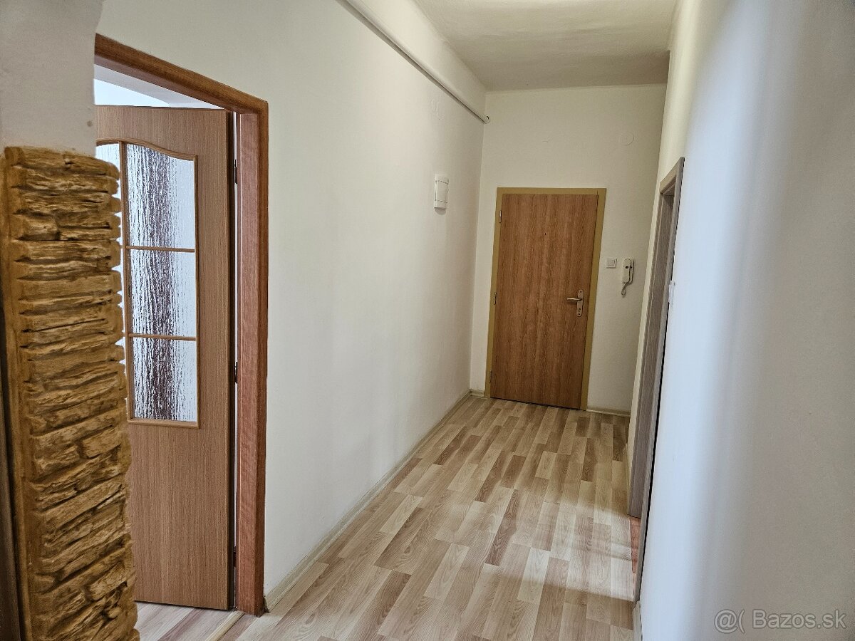 3 izbový byt v centre Michaloviec - 5