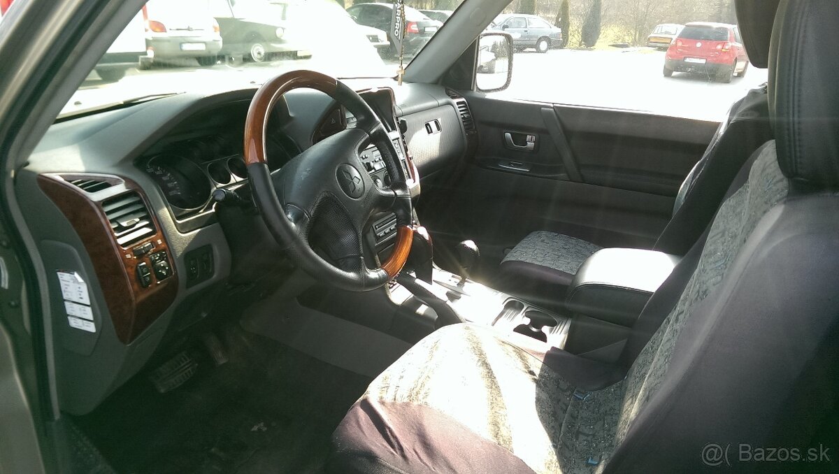 Mitsubishi Pajero 3.2-Pohon: 4×4, - 5