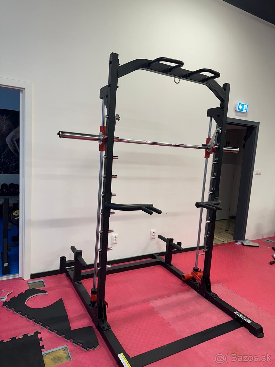 posilňovací stroj Ironlife Smith Machine - 5