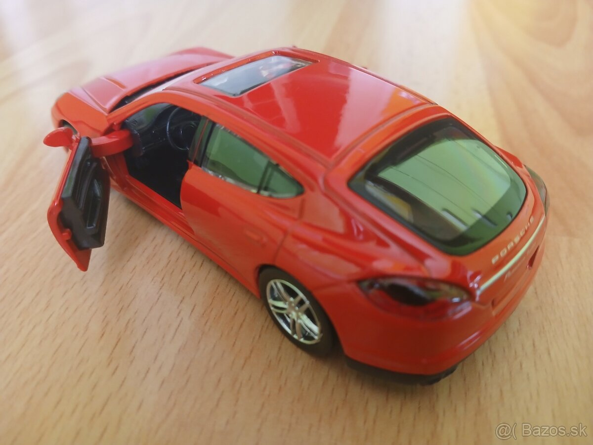 Modely autíčiek a motorka - 5