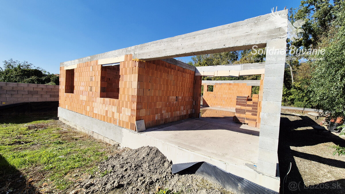 Rozostavaný 4-izbový rodinný dom v Tomášikove - 5