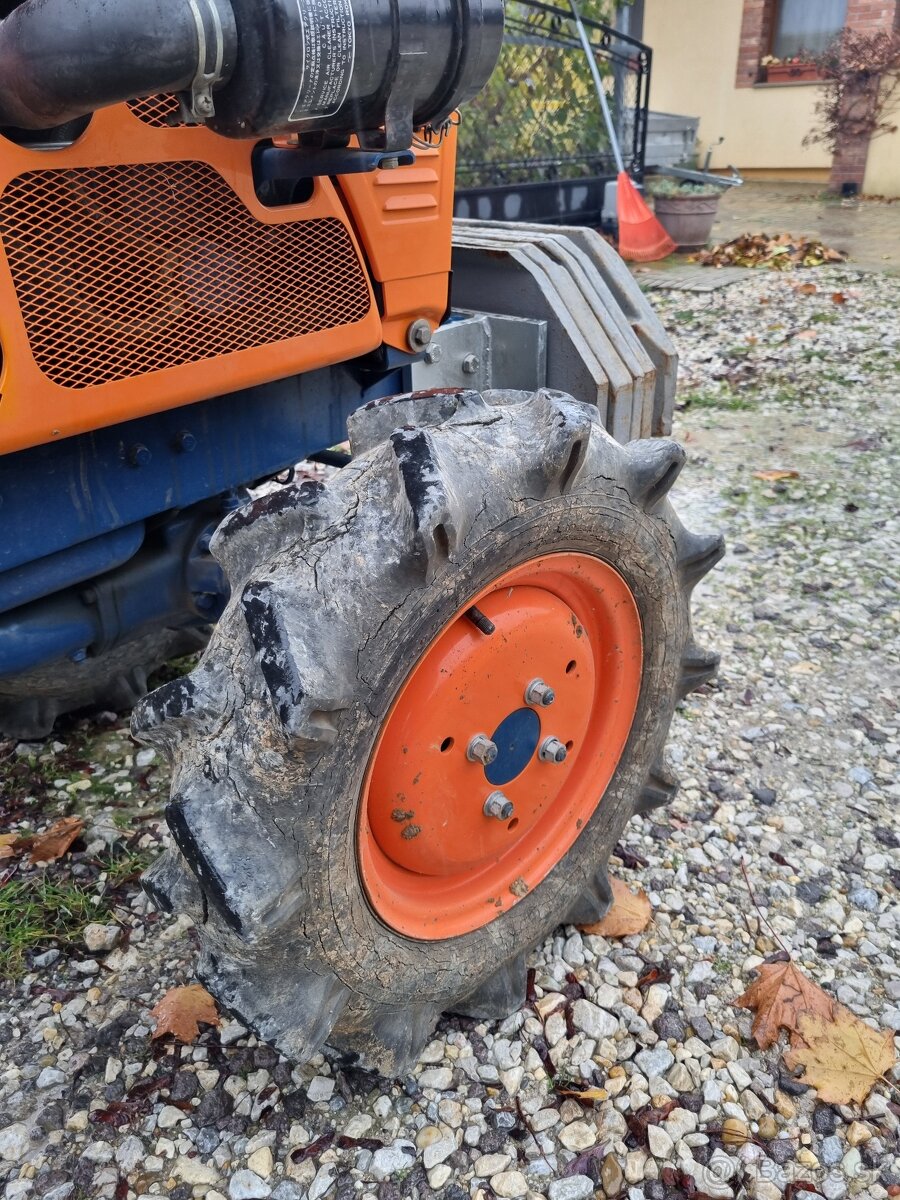 Kubota B6001 - 5