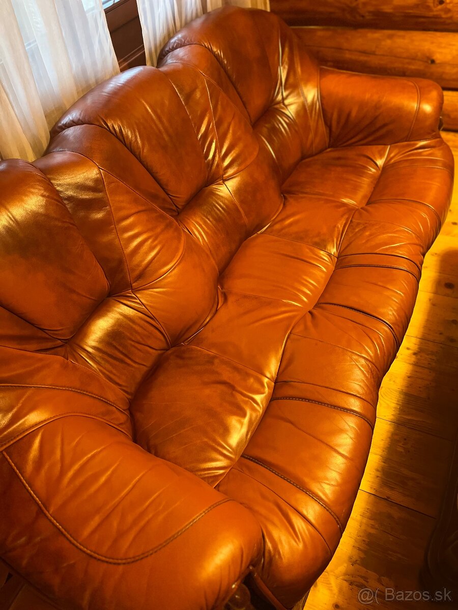 Pravá koža – sedacia súprava + masívna komoda (TOP stav, kla - 5